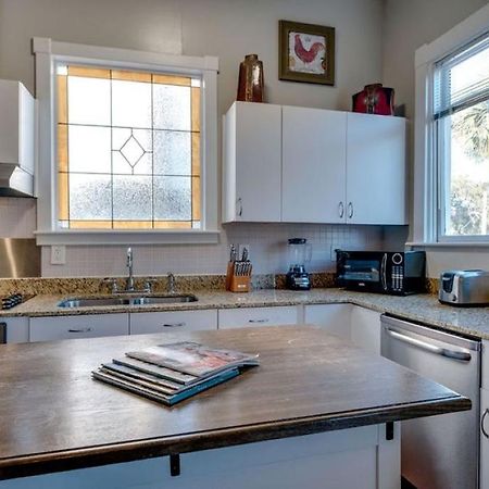 Huge 5 Bed, 5 Bath In Historic Downtown サバンナ エクステリア 写真