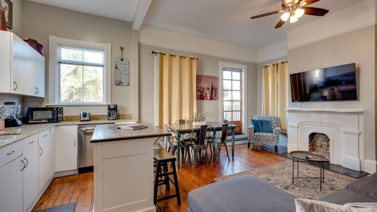 Huge 5 Bed, 5 Bath In Historic Downtown サバンナ エクステリア 写真